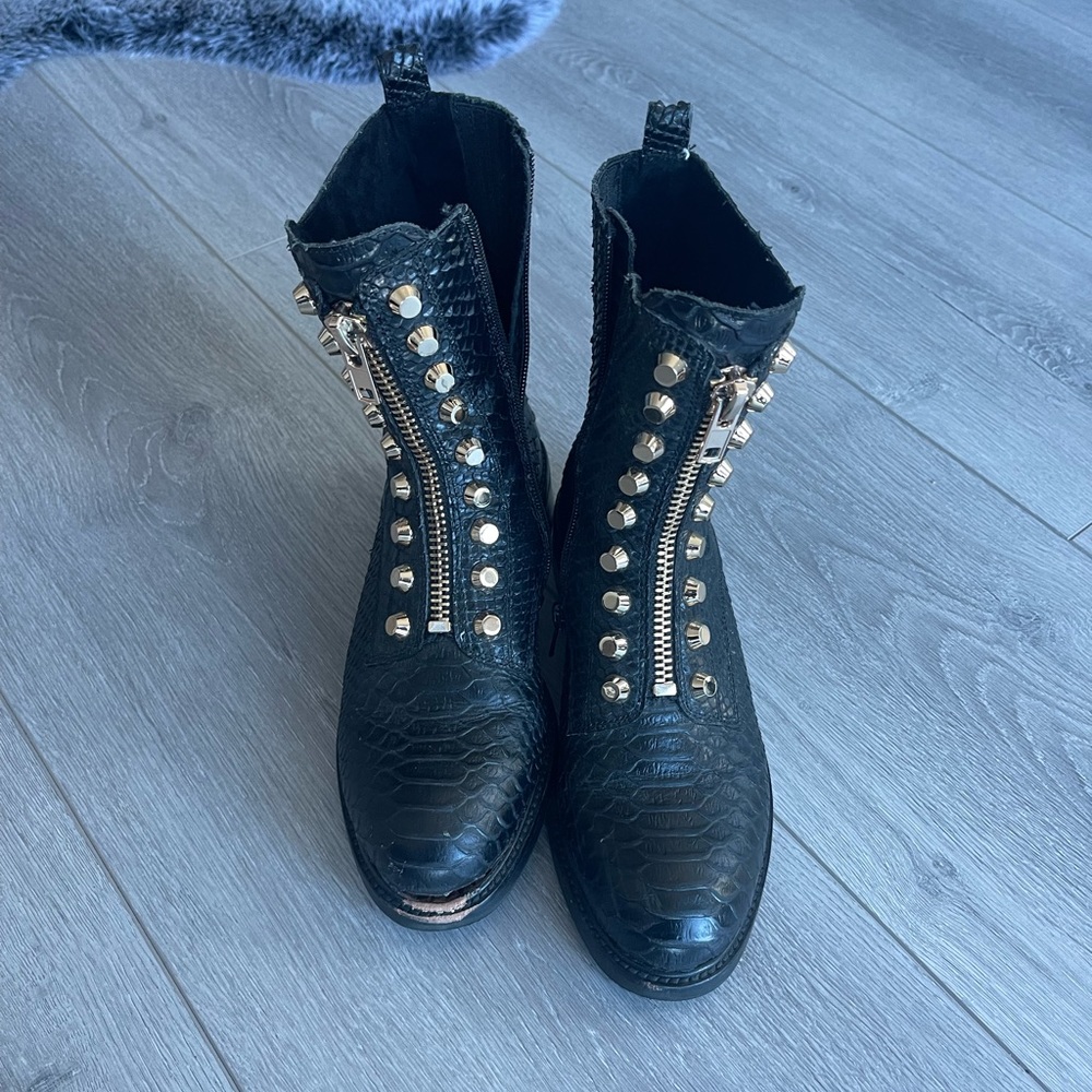 Jeffrey Campbell flat bootie